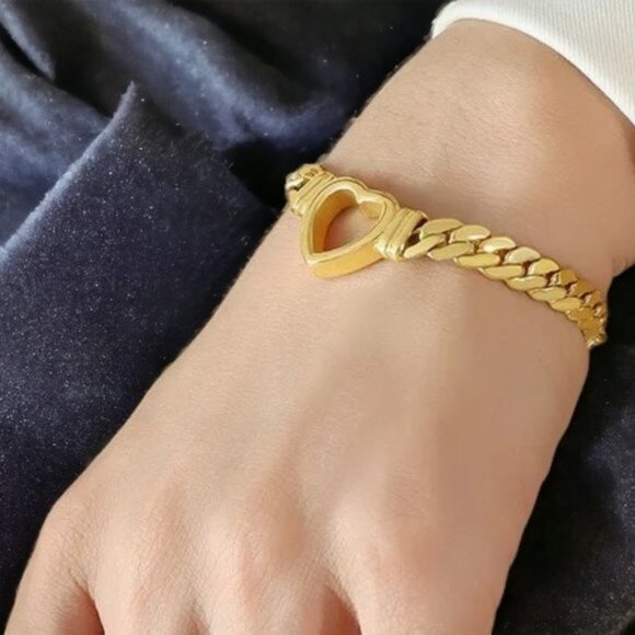 Stainless Steel Heart Bracelet - Picture 1 of 3